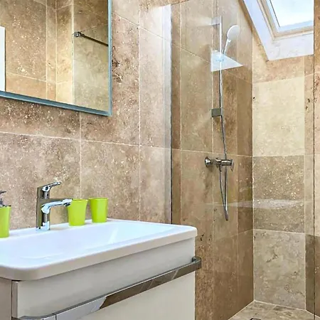 Apartman 3 Bedroom In *