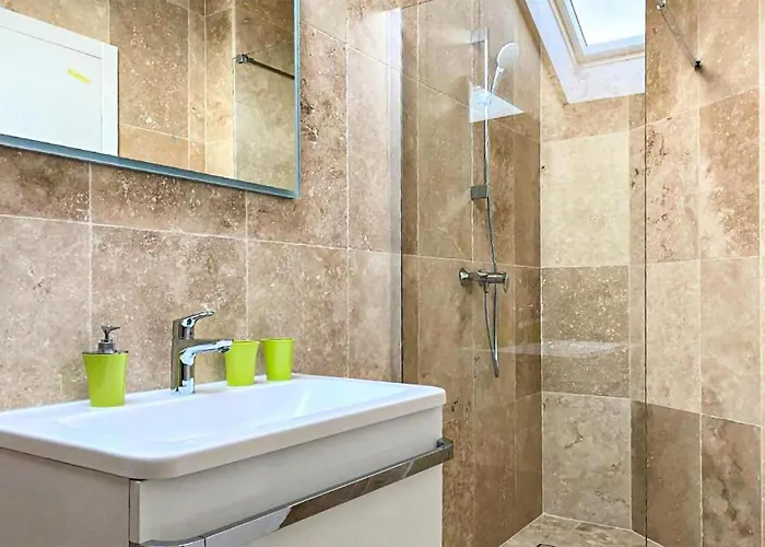 Апартаменты 3 Bedroom In *