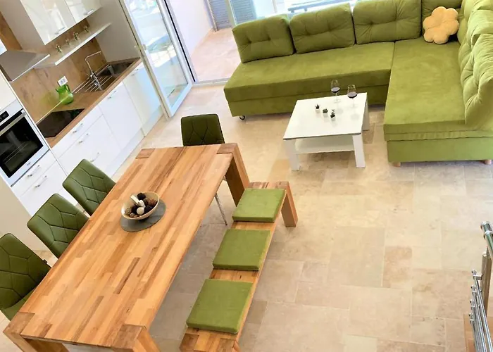 3 Bedroom In * シベニク